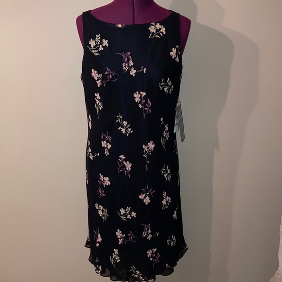 Jones New York Dresses & Skirts - Women’s sleeveless floral dress